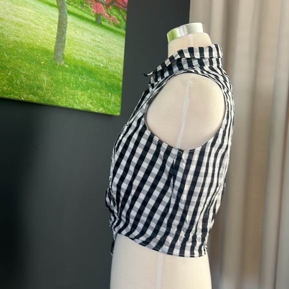 Guess Jeans checkered gingham tie front top - Picture 6 of 10